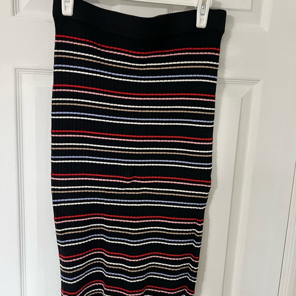 Ann Taylor Black and White Midi Pencil Skirt with Ribbed Style for Casual Work